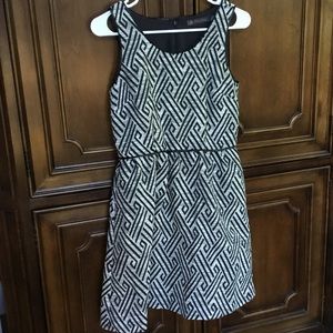 Like New! Sleeveless Woven Print Dress